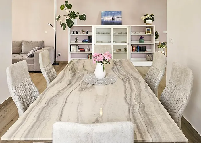 Luxury Val