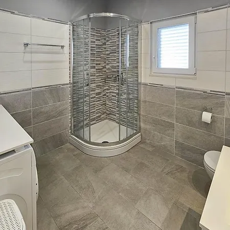 Luxury Val Apartment